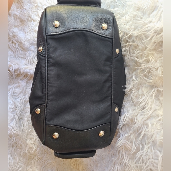 Gorgeous Authentic Prada Push Lock Side Pocket Black Tote, Great Condition - Picture 5 of 16